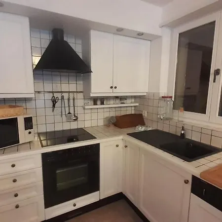 Lovely 3 Bedroom Apt. *