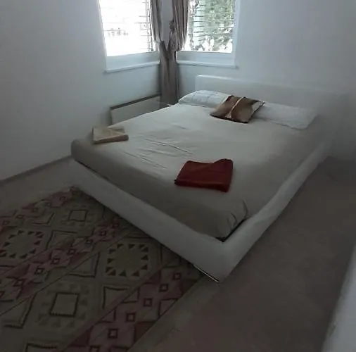 Apartamento Lovely 3 Bedroom Apt. Maloja